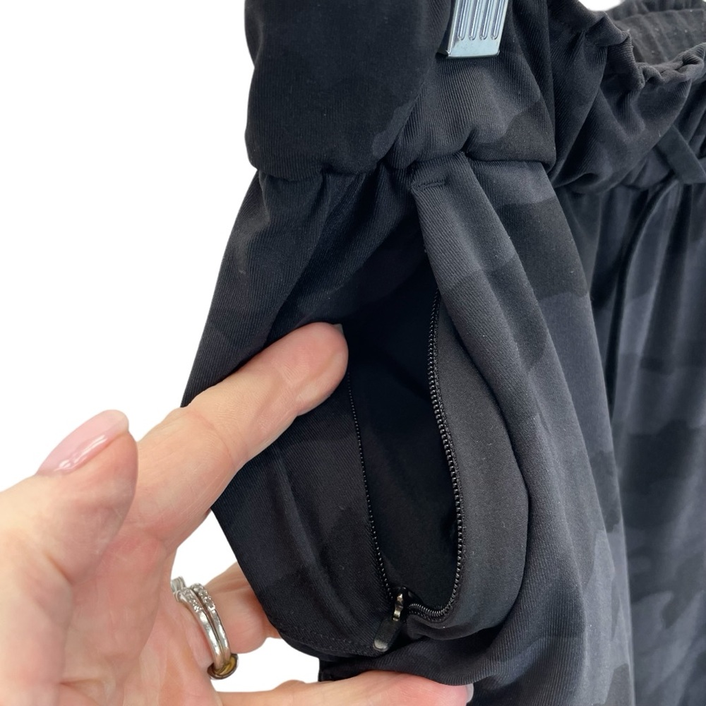 Lululemon Pants 6 Black Camo - Picture 6 of 16